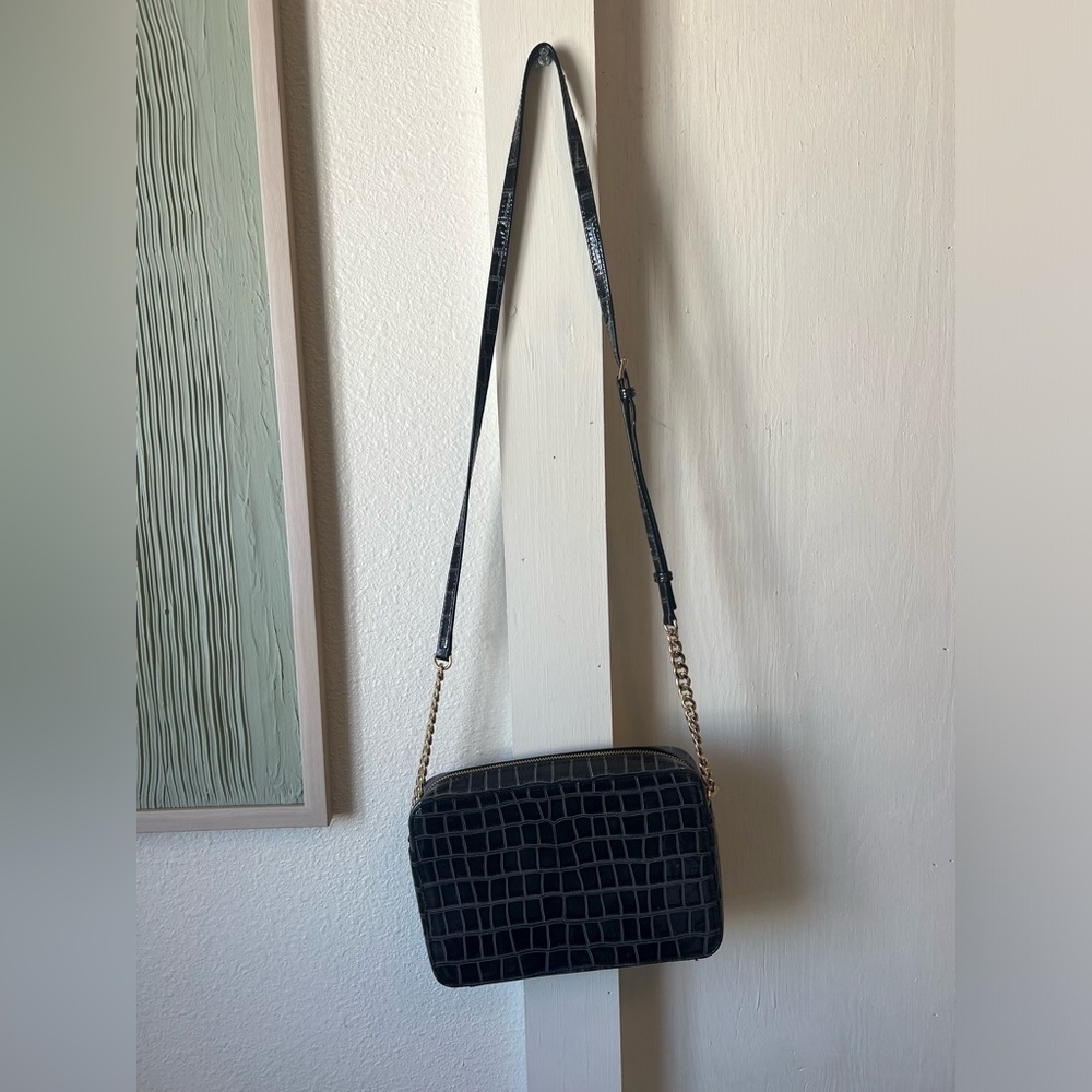 Michael Kors Black Ginny embossed leather camera bag - Picture 3 of 11